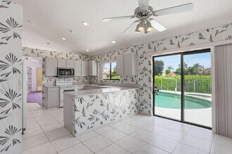 9476 El Clair Ranch Rd in Boynton Beach, FL - Foto de edificio - Building Photo