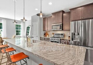 299 Benson Manor Cir in Smyrna, GA - Building Photo - Building Photo