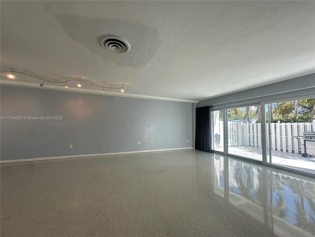 7350 Gary Ave in Miami Beach, FL - Building Photo - Building Photo