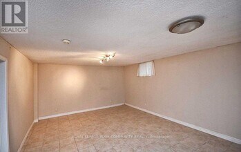 25 Rockport Crescent in Richmond Hill, ON - Building Photo - Building Photo