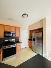 2401 Sunshine Ln in Aurora, IL - Building Photo - Building Photo