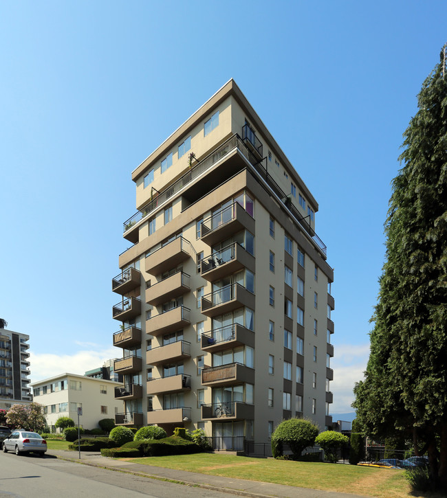 2277 W 2nd Ave in Vancouver, BC - Building Photo - Building Photo