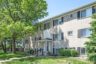 Ramblewood Apartments in Detroit, MI - Foto de edificio - Building Photo