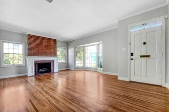 1725 N Craig Ave in Altadena, CA - Building Photo - Building Photo