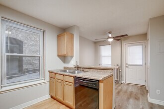 Oak Grove Downtown Apartments in Minneapolis, MN - Building Photo - Interior Photo