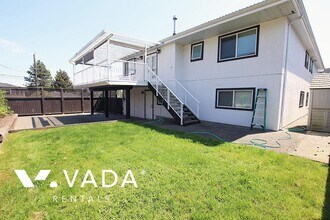 1789 Springer Ave in Burnaby, BC - Building Photo - Building Photo