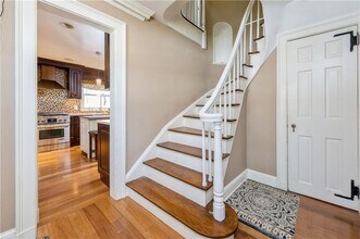 353 Old Mamaroneck Rd in White Plains, NY - Building Photo - Building Photo
