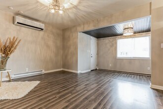 1710 W 4th St in Dixon, IL - Building Photo - Building Photo