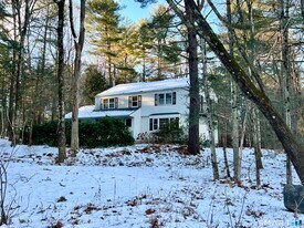 12 Hilltop Dr in Canton, CT - Building Photo