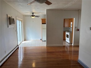 336 Killingly St in Providence, RI - Foto de edificio - Building Photo