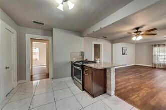 2933 James Ave in Fort Worth, TX - Building Photo - Building Photo