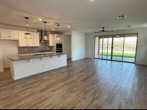 13302 W Eagle Feather Rd in Peoria, AZ - Building Photo - Building Photo