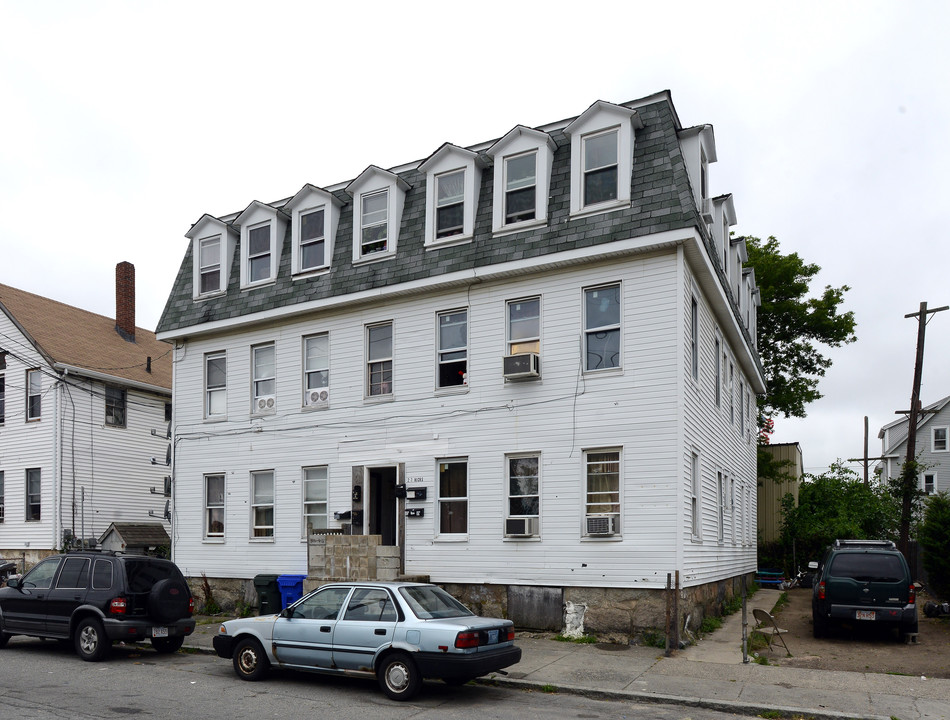 27 Hicks St in New Bedford, MA - Building Photo