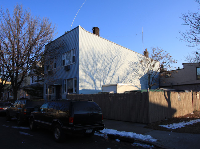 7037 72nd Pl in Glendale, NY - Building Photo - Building Photo