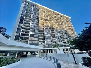 1865 Brickell Ave in Miami, FL - Building Photo - Building Photo