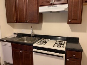 2110 N Saint Louis Ave, Unit 2 in Chicago, IL - Building Photo - Building Photo