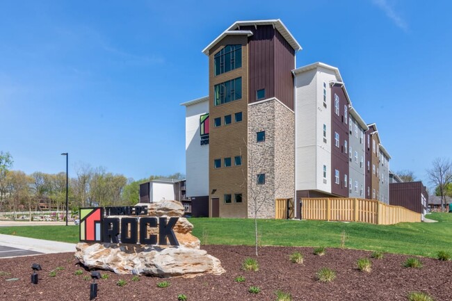 Turners Rock Senior Living in Springfield, MO - Foto de edificio - Building Photo