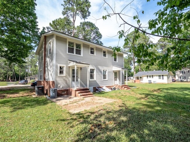 11 Country Squire Ct in Sumter, SC - Building Photo - Building Photo