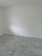 20725 NE 8th Ct in Miami, FL - Building Photo - Building Photo