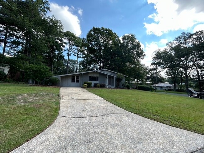 property at 545 Edgecrest Cir