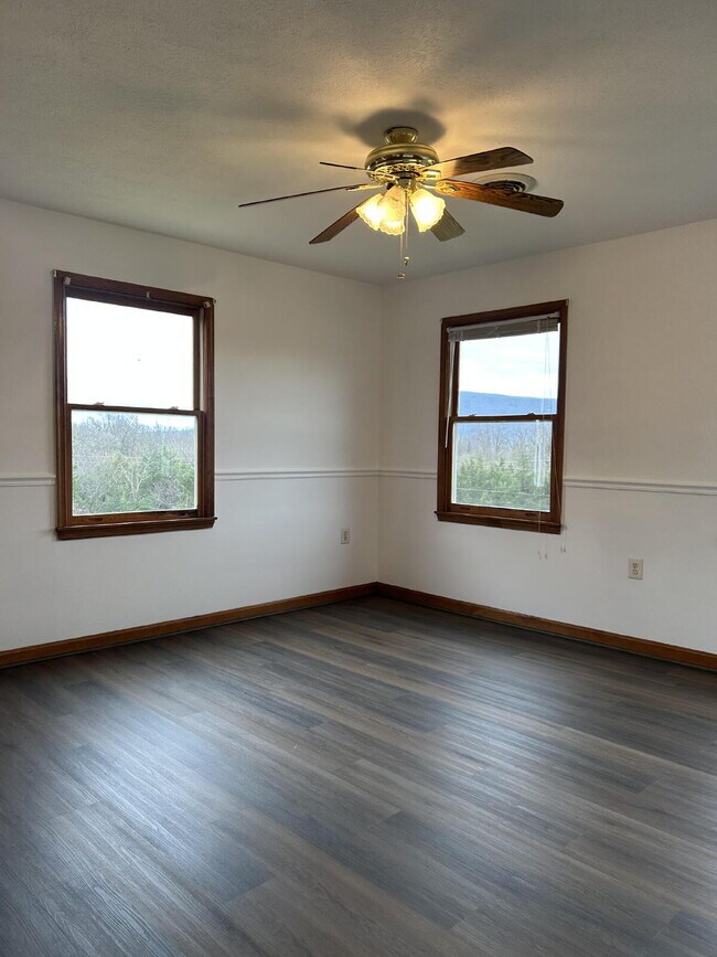 322 Junction Rd in Strasburg, VA - Building Photo - Building Photo