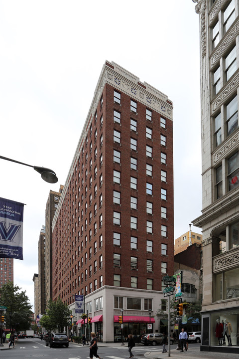 1700 Walnut Street in Philadelphia, PA - Building Photo