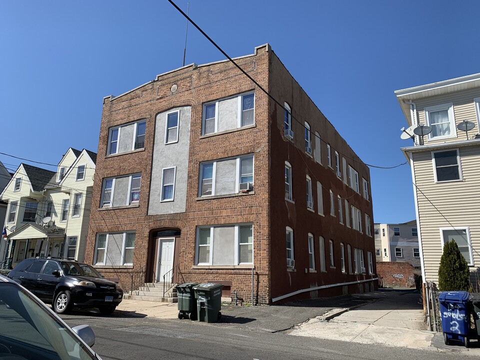 146 George St in Bridgeport, CT - Building Photo