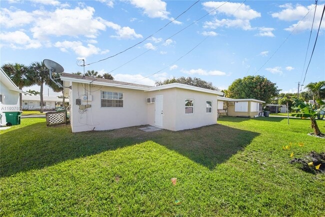 2709 NW 54th St in Fort Lauderdale, FL - Building Photo - Building Photo