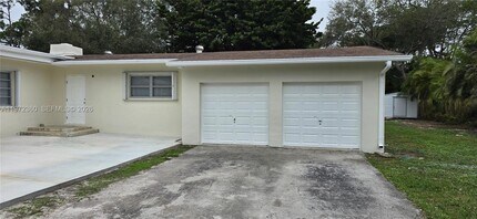 6500 SW 82nd Ave in Miami, FL - Building Photo - Building Photo