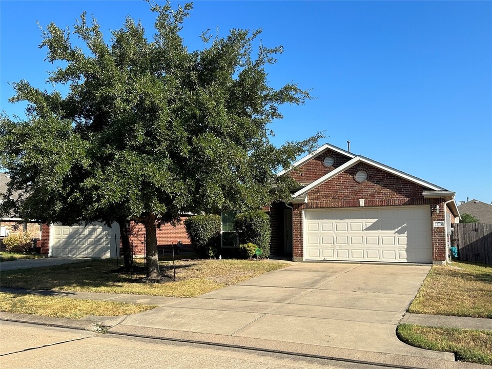 22206 Oceanic Dr in Katy, TX - Building Photo