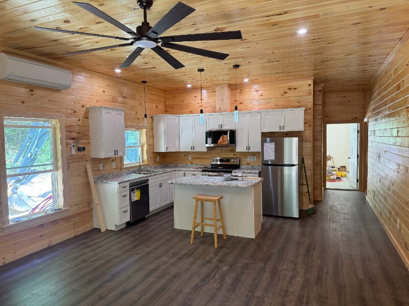 20 Tower Rd in Manchester, ME - Building Photo