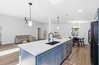 1434 Forestglen Dr in Lewisville, TX - Building Photo - Building Photo