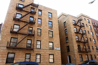 14070 Ash Ave in Flushing, NY - Foto de edificio - Building Photo