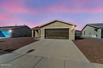 14321 Paraiso Dr in Horizon City, TX - Building Photo - Building Photo