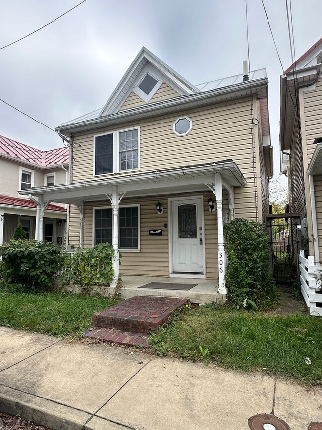 306 Highland Ave