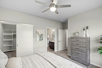 High Bluff Townhomes in Grafton, WI - Building Photo - Building Photo