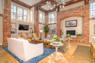 Sonterra Heights in San Antonio, TX - Building Photo - Interior Photo