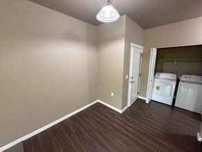 4235 Hawthorne Ave NE in Salem, OR - Building Photo - Building Photo