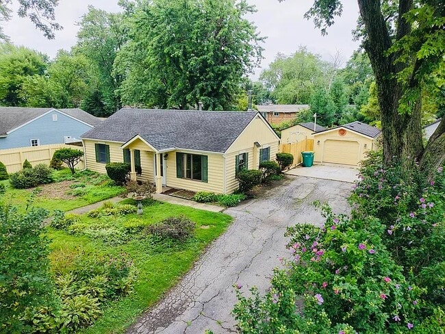 8316 Rutledge St in Merrillville, IN - Building Photo - Building Photo