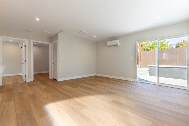 5268 N Thorn St in San Diego, CA - Building Photo - Building Photo