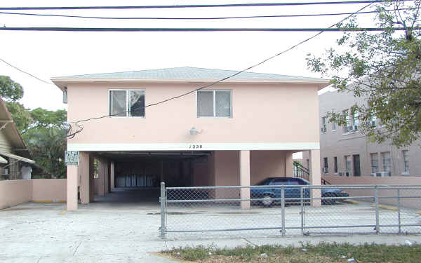 Monpat Apartments in Miami, FL - Building Photo - Building Photo