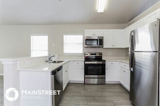 1097 Cherry Point Way in Jacksonville, FL - Foto de edificio - Building Photo