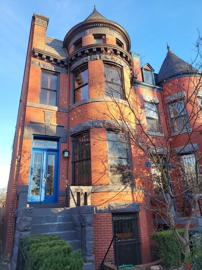 property at 210 8th St SE