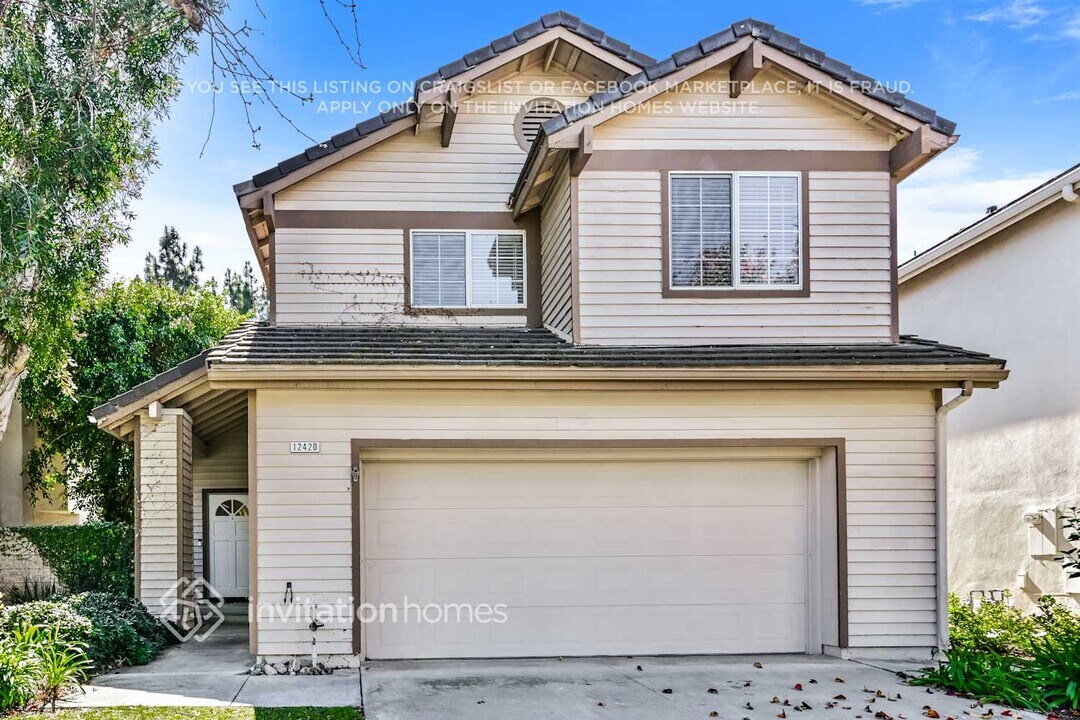 12420 Alderglen St in Moorpark, CA - Building Photo