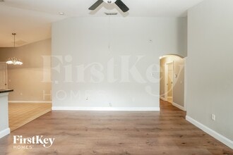 3470 Heath Dr in Deltona, FL - Foto de edificio - Building Photo