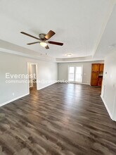 130 Phillip Dr in Springfield, TN - Building Photo - Building Photo