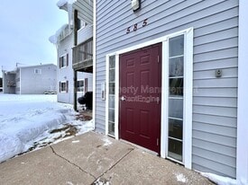 589 W Randall St in Coopersville, MI - Building Photo