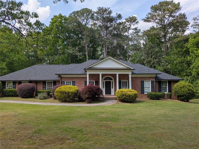 property at 495 Heards Ferry Rd NW