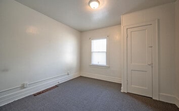 914 Maish Ave in Des Moines, IA - Building Photo - Building Photo