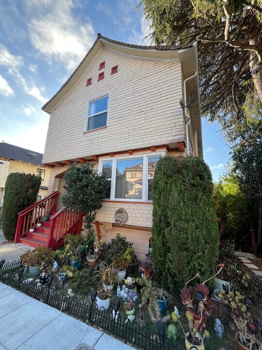 337 Oakland Ave, Unit 337 in Oakland, CA - Foto de edificio